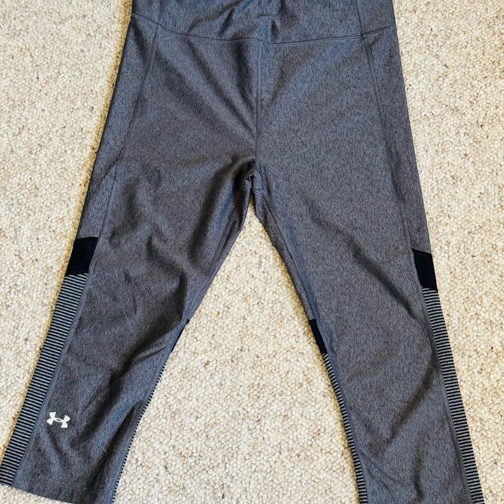 Under Armour Gray and Black Stretch Capris